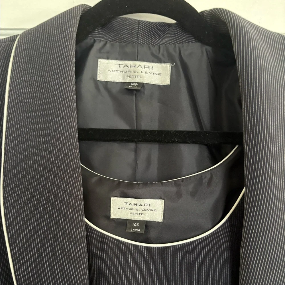 Tahari ASL Navy Blazer with White Piping and Matching Tank Top Size 14 Petite